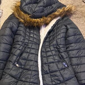 bebe Black Puffer Jacket with Faux Fur Trim
